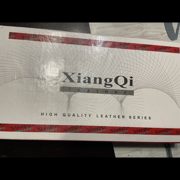 Black ladies  patent leather wallet New in Box - Picture 5 of 5